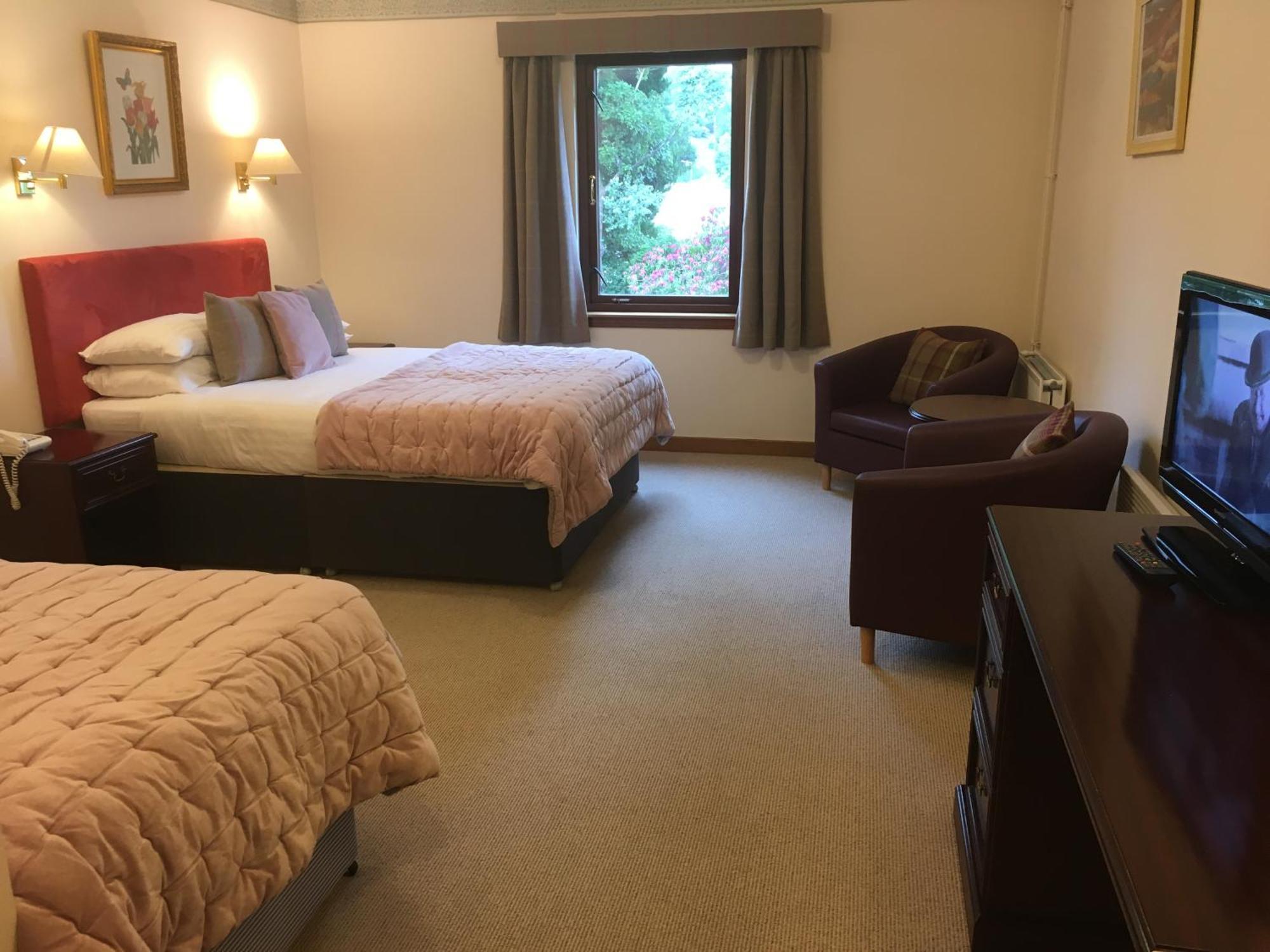 Pitlochry Dundarach Hotel الغرفة الصورة