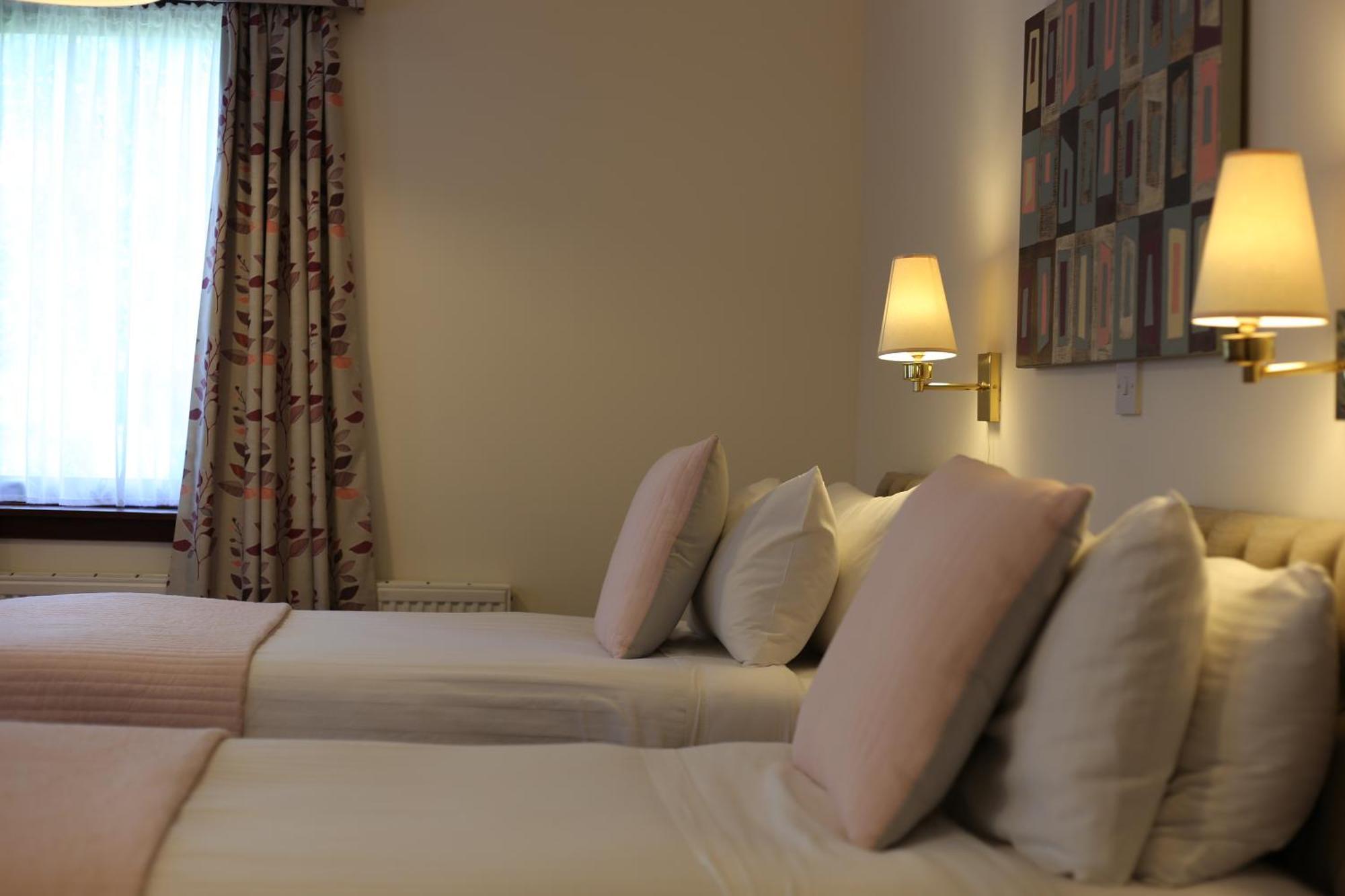 Pitlochry Dundarach Hotel الغرفة الصورة