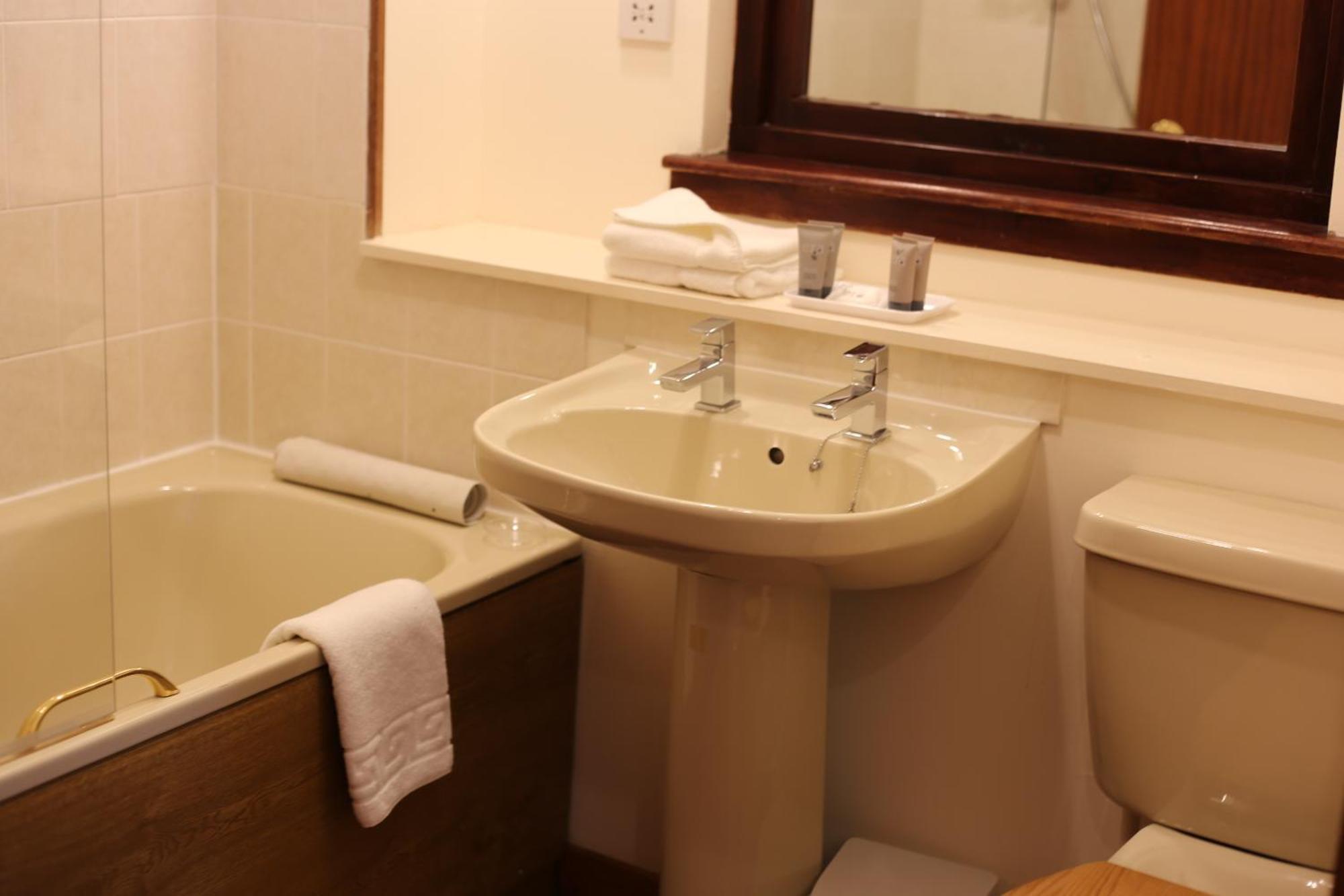 Pitlochry Dundarach Hotel الغرفة الصورة