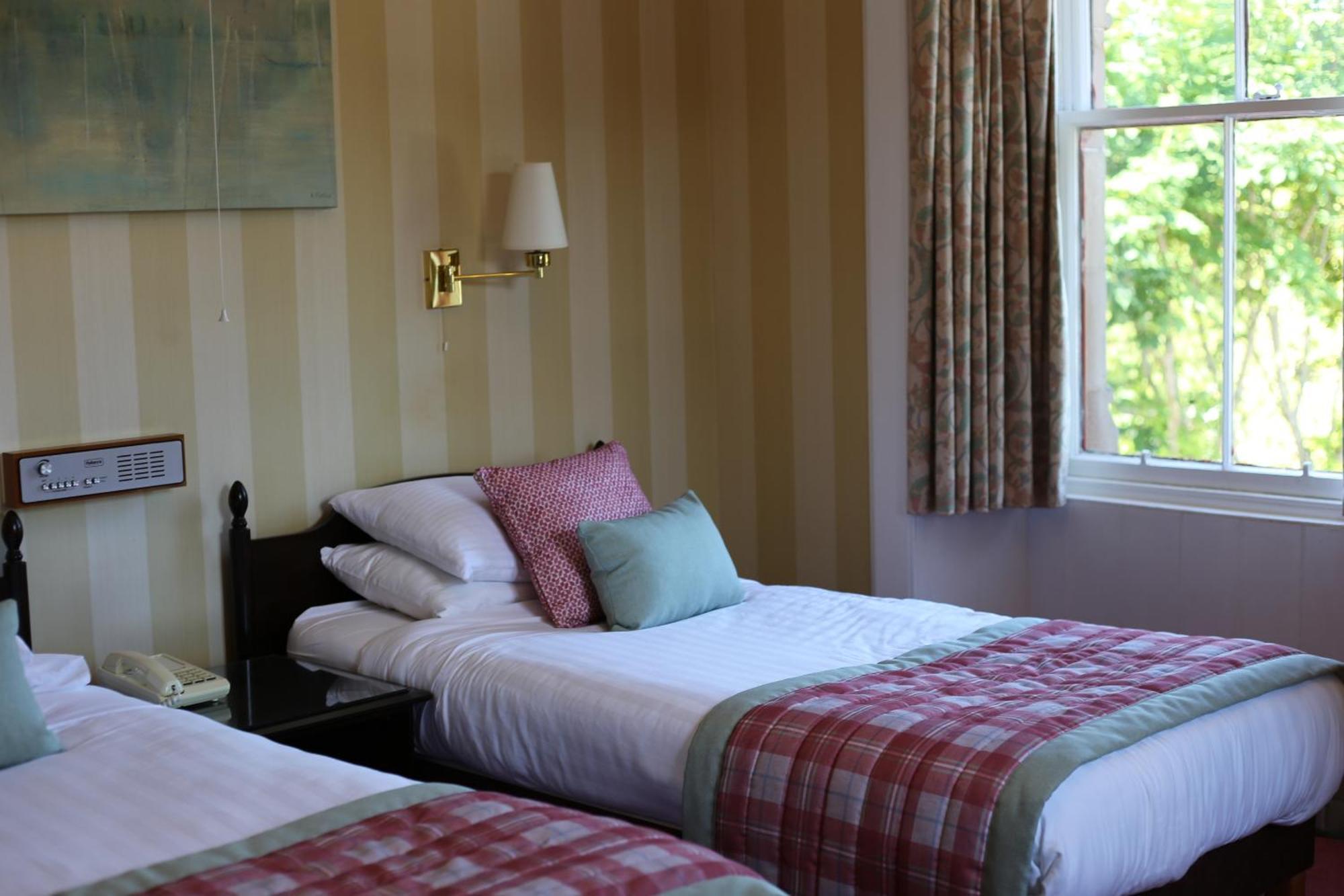Pitlochry Dundarach Hotel الغرفة الصورة